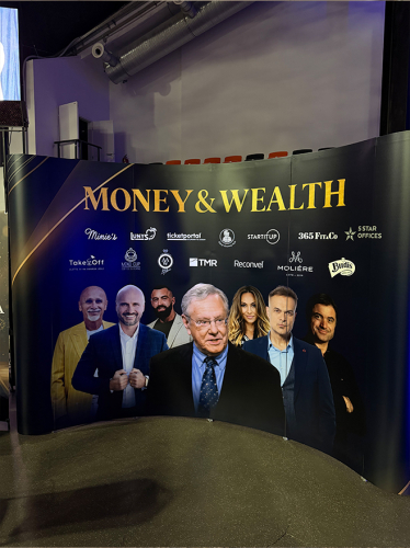 Popup stena referencia